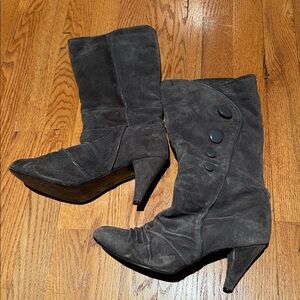 Chinese laundry 100% leather Kicky grey heel boots size 8M